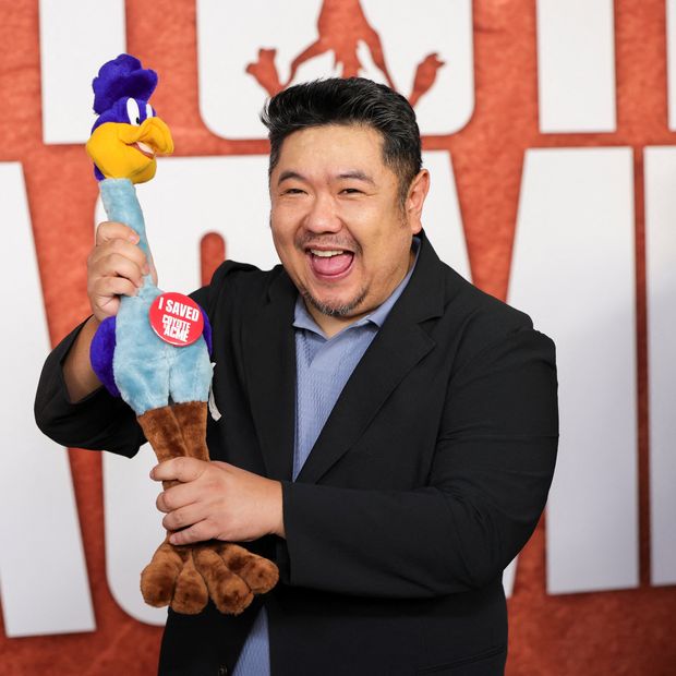 Muere Eric Bauza, Voz de Bugs Bunny y Pato Lucas, Informa su Familia